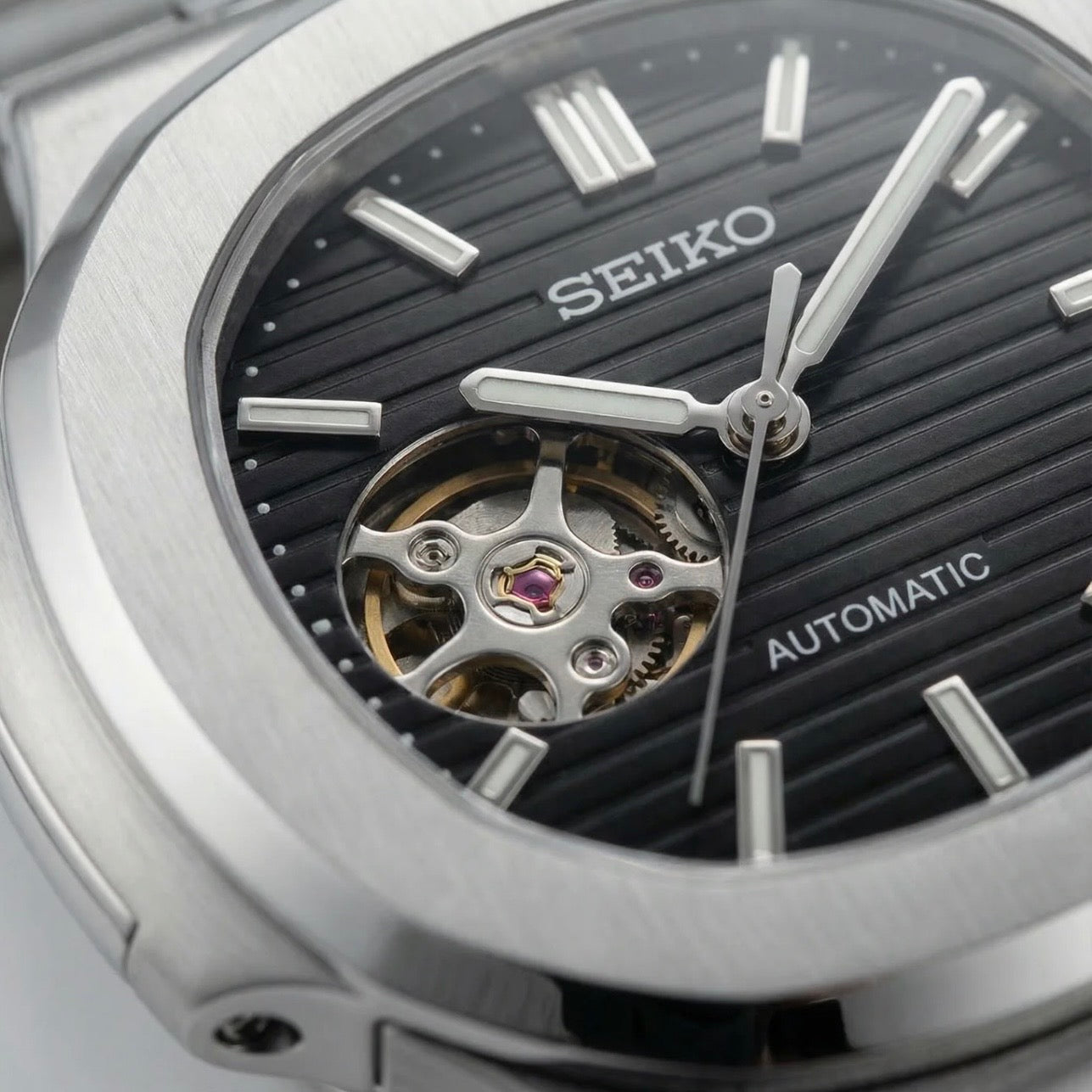 NAUTIKO BLACK OPEN HEART